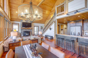 Luxury Mineral Bluff Cabin with Deck and Hot Tub!